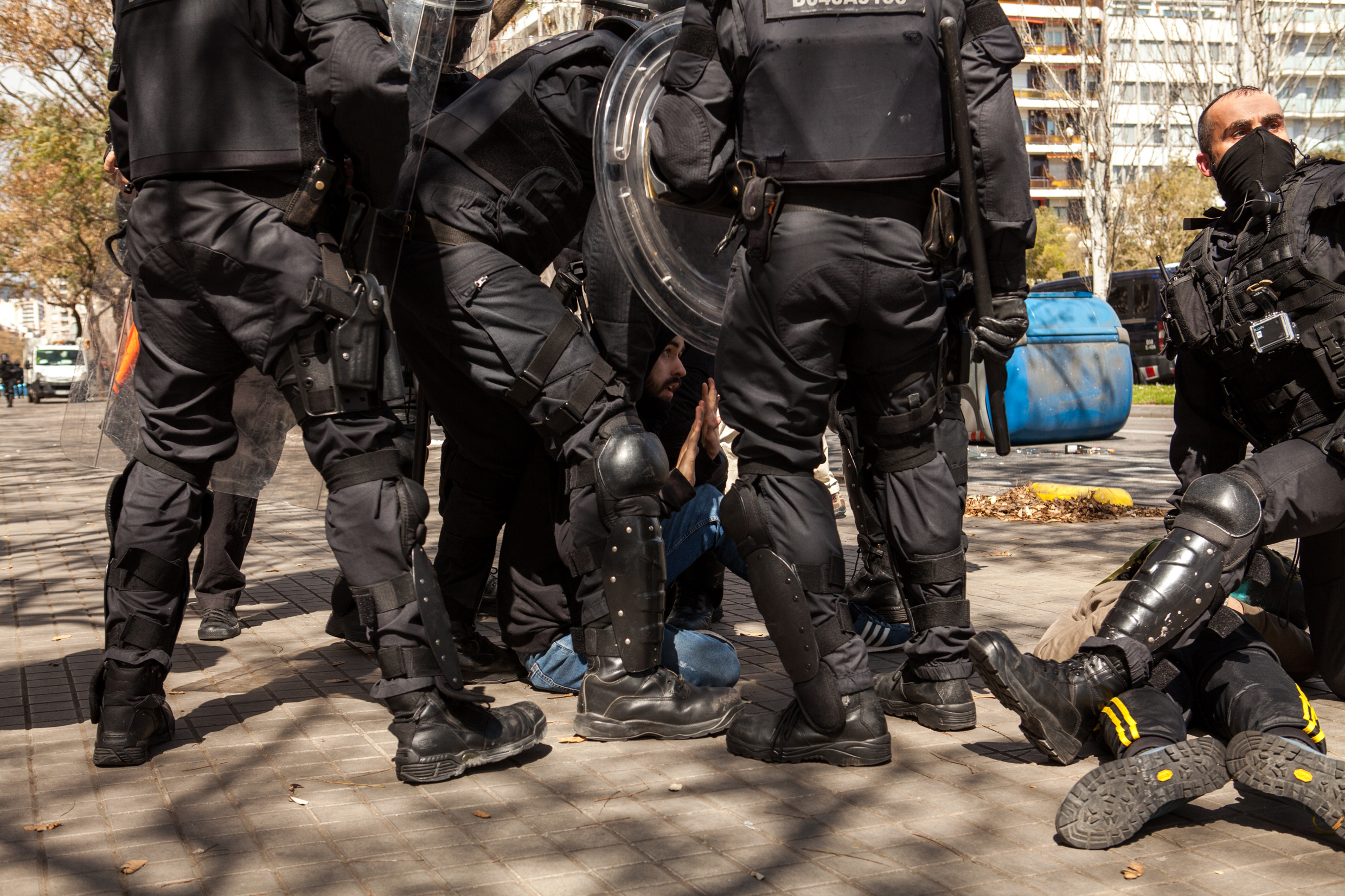 Protestres bocked by catalan police