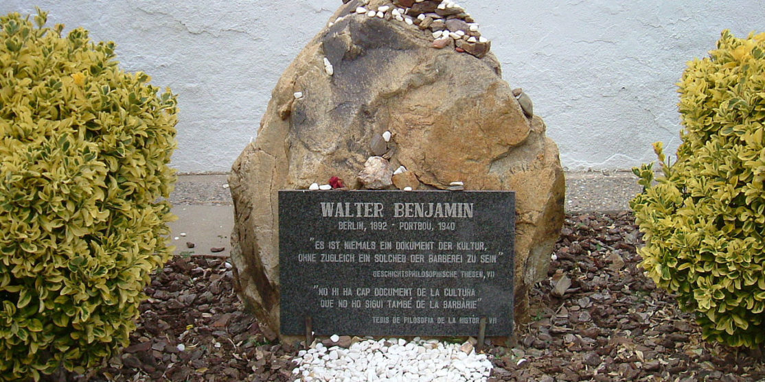 File source: http://commons.wikimedia.org/wiki/File:Grab_Walter_Benjamin.jpg