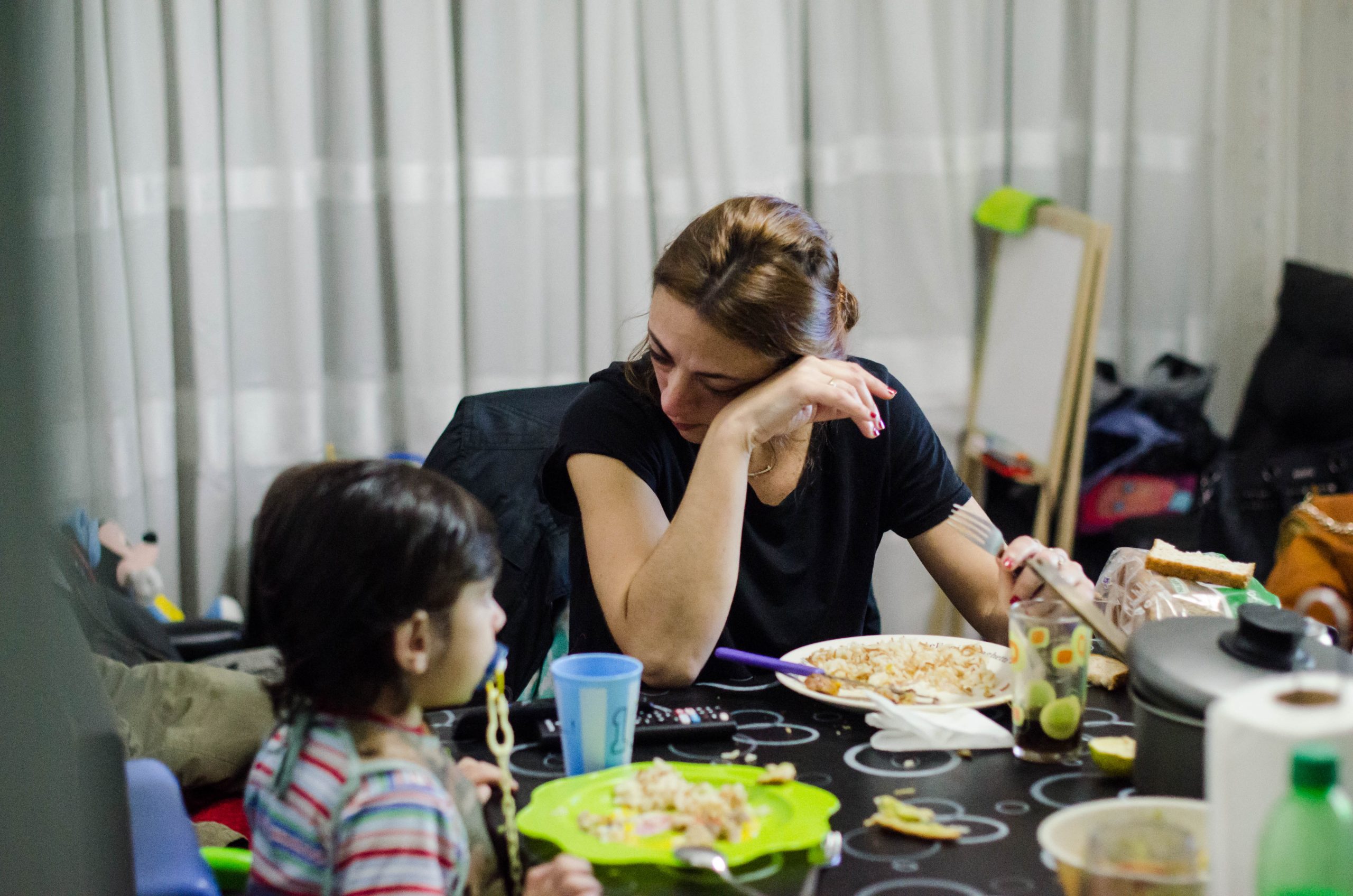 Mariana cena con il figlio un mese dopo la separazione con il padre del bambino