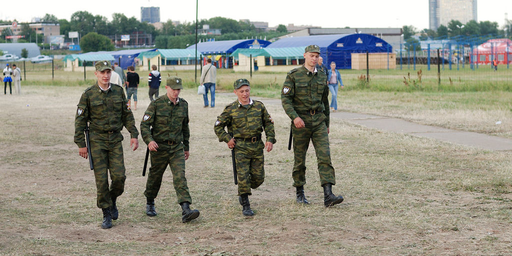 File source: http://commons.wikimedia.org/wiki/File:Internal_troops_Russia.jpg