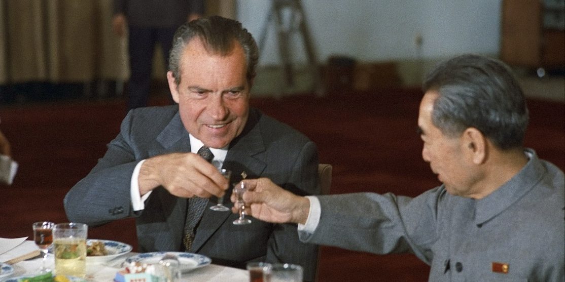 1600px-Nixon_and_Zhou_toast