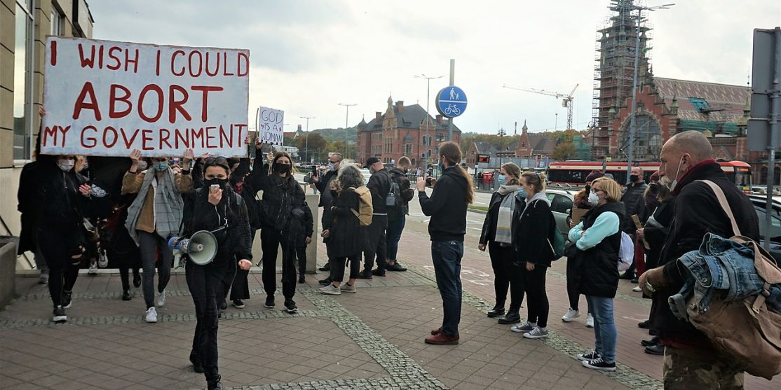 1280px-Protest_in_Gdansk_against_Poland’s_new_abortion_laws_24.10.2020