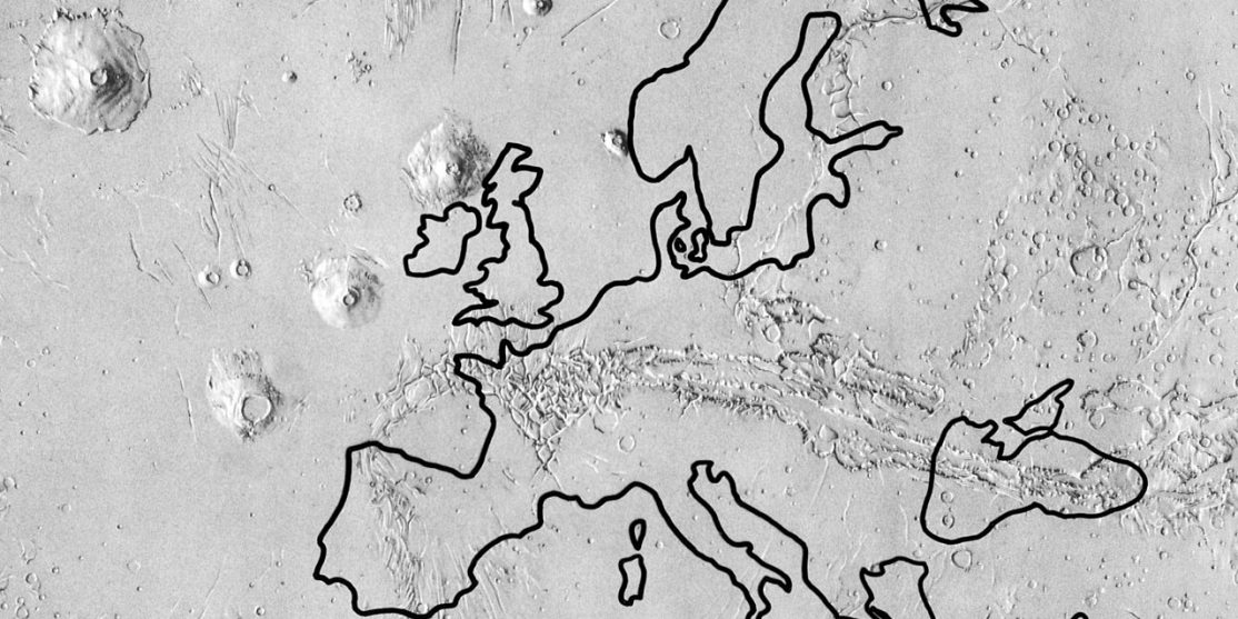 1280px-Europe_and_Valles_Marineris_and_the_Tharsis_Bulge_(4090063272)