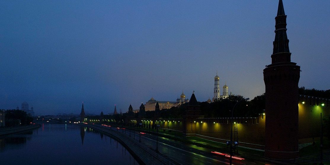 Moscow_Kremlin_at_night_(2001)_02