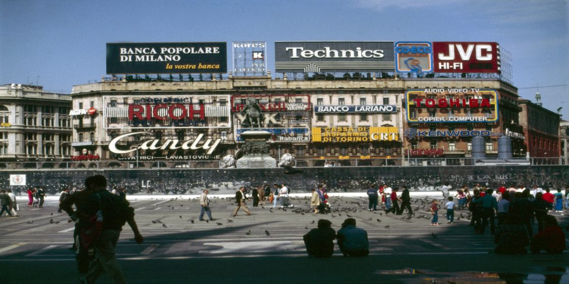 Mailand-274-Reklame_gegenueber_Dom-1985-gje_1200x600