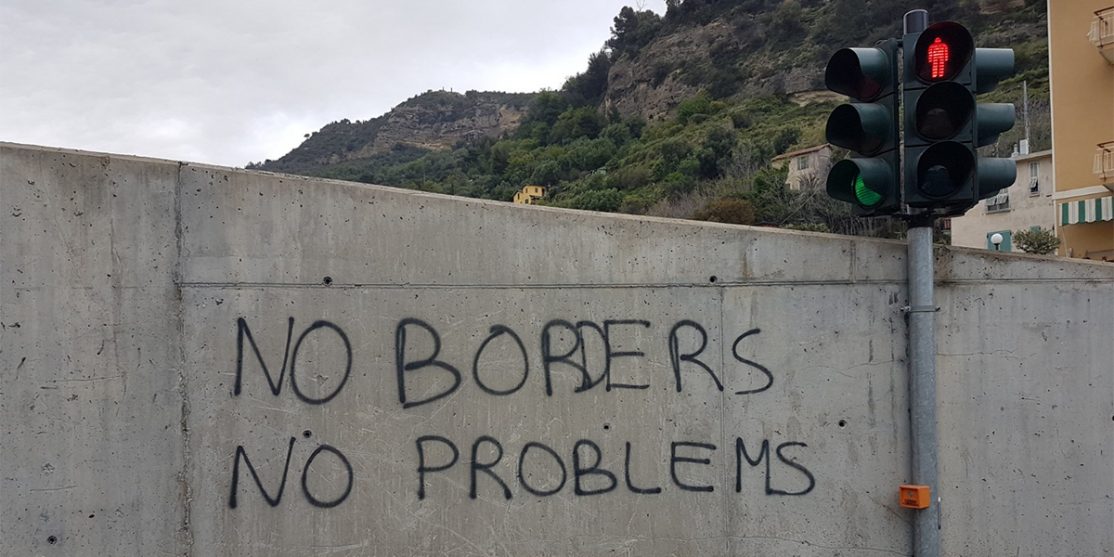 No_borders_no_problems_._Graffiti._Ventimiglia-copia