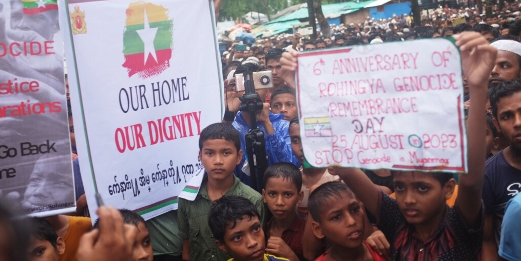 Rohingya_refugees_protesting_at_Cox’s_Bazar,_Bangladesh_small
